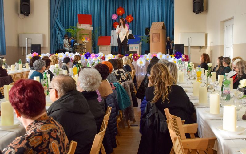 cernelavci, materinski-dan