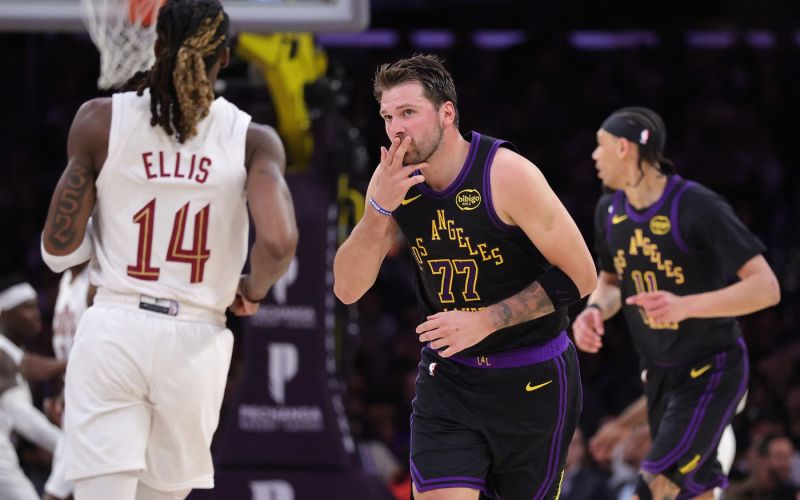 luka doncic lakers cleveland.jpg