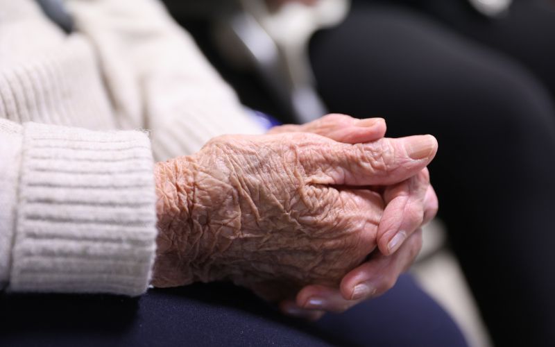 upokojenka, upokojenec