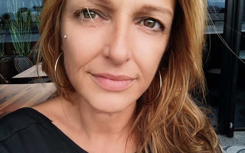 Katarina Keček, novinarka in pisateljica, ki se ne boji najtežjih tem, je z novo knjigo odprla eno n