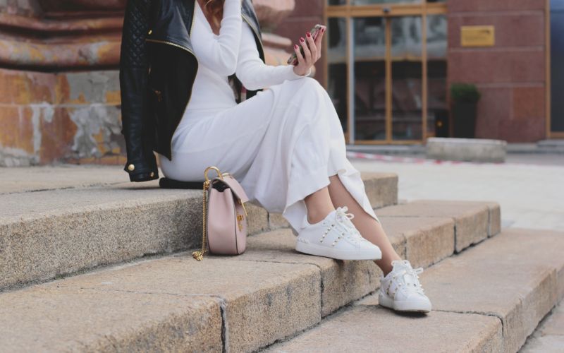 Bele superge, moda, stil