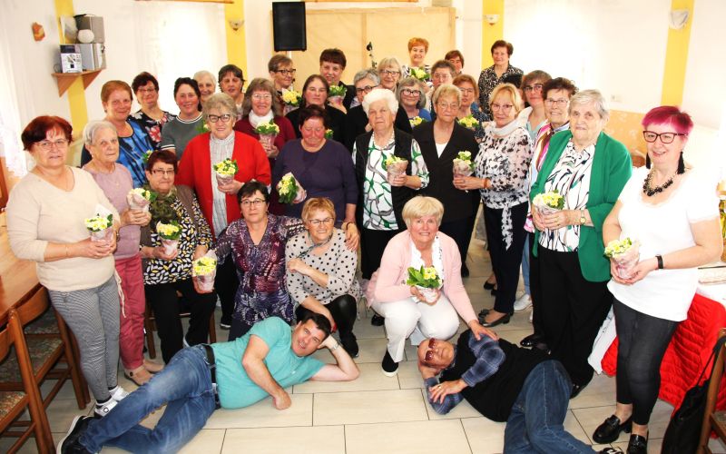 drustvo-kmeckih-zena-apace, obcni-zbor, materinski-dan