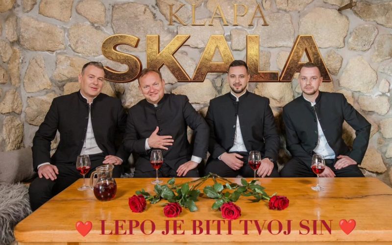 Klapa Skala predstavlja novo pesem Lepo je biti tvoj sin