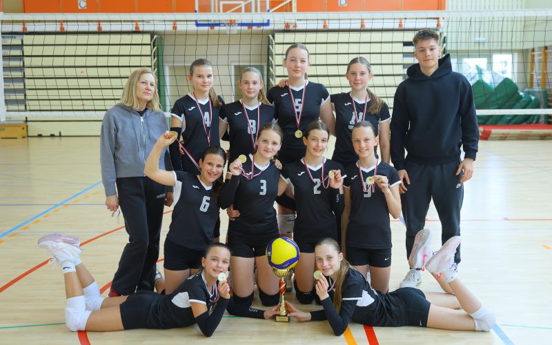 Odbojka_MT_ml_učenke_OŠ Kidričevo.JPG
