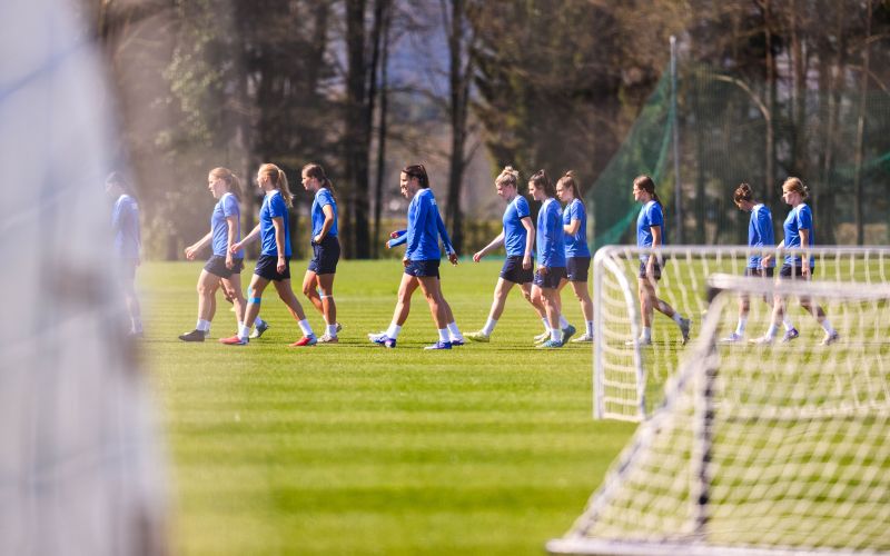 1slovenija zenske.jpg