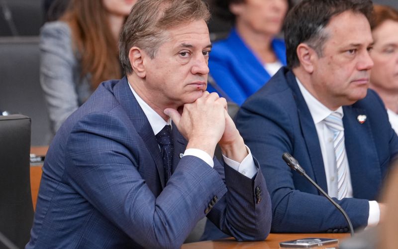 golob ustanovna seja dz 2026 jk.jpg