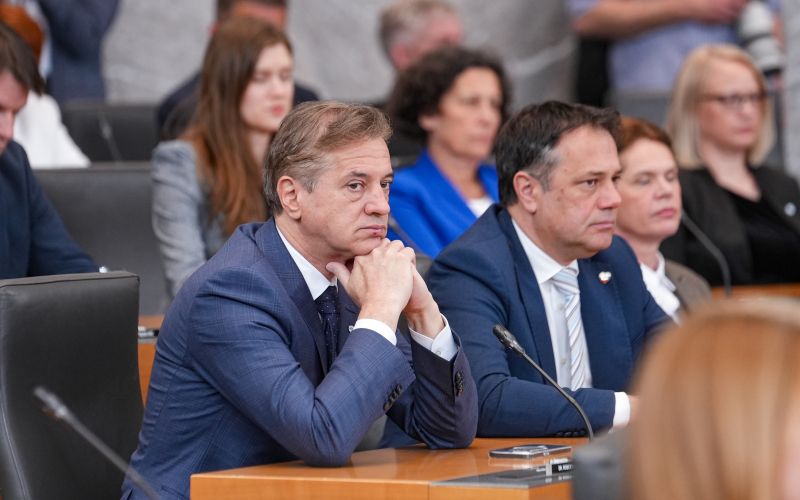 golob ustanovna seja dz 2026 jk.jpg