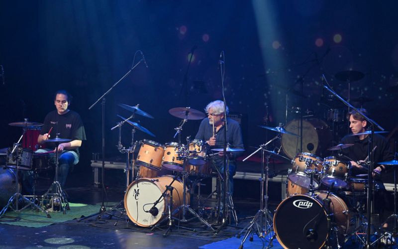 murska-sobota, koncert, produkcijski-koncert-ob-25-letnici-mikkove-delavnice-govoreči-bobni