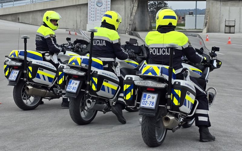 policisti motoristi.jpg