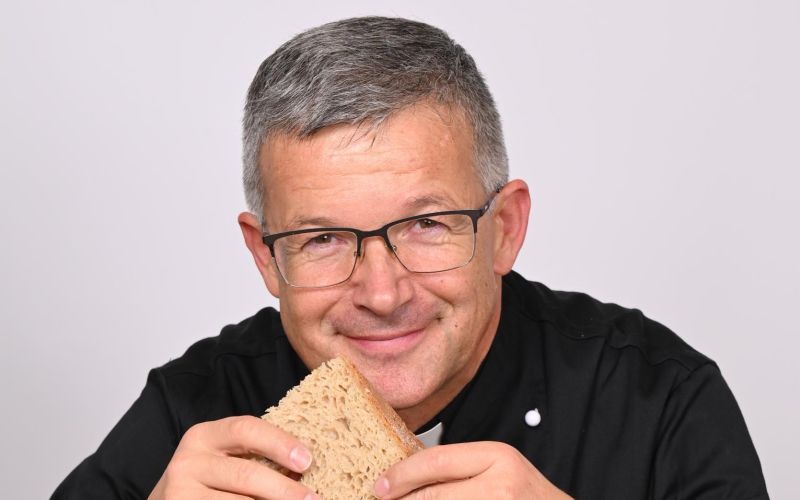 duhovnik-in-kuhar-marko-cizman