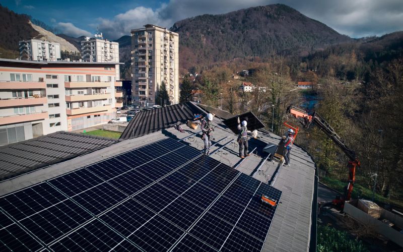 skupnost 2Montaža panelov Hrastnik.jpg