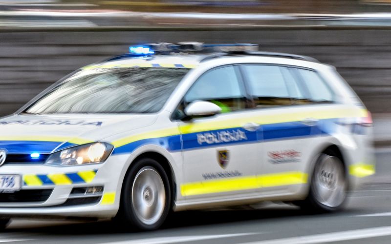 policija avto.jpg