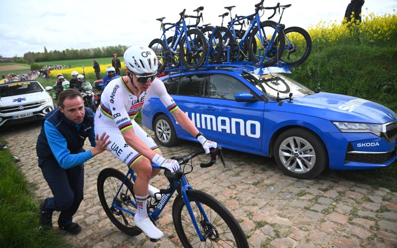 tadej pogačar shimano karjola.jpg