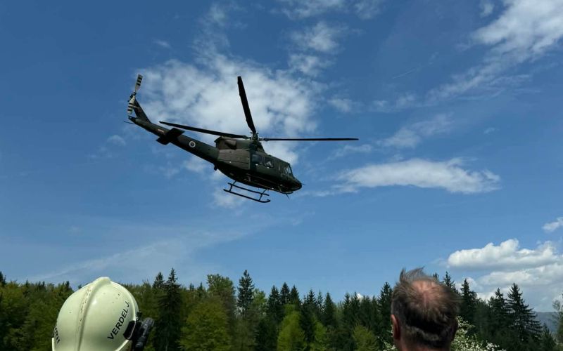 delovna-nesreca, padec-z-lestve, helikopter