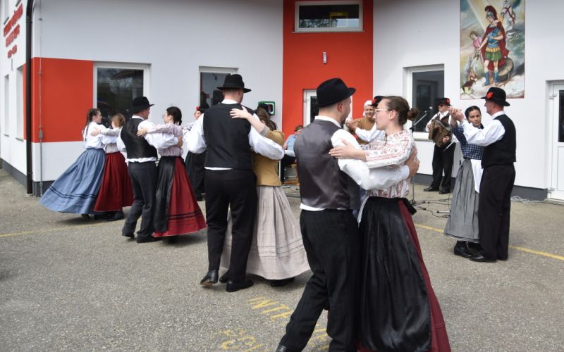 kd-janko-divjak-kapela, pozdrav-pomladi, hrastje-mota