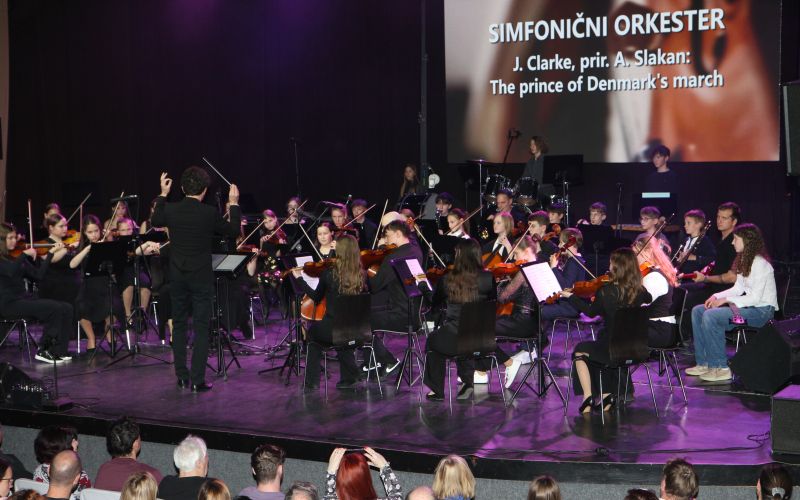 T simfonicni.JPG