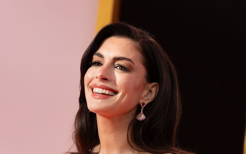 Anne Hathaway  (1).jpg