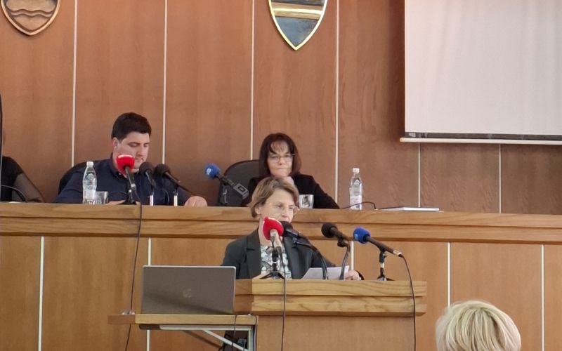 moms, seja, april-2026