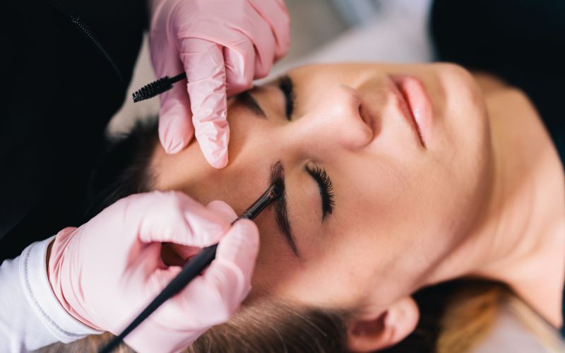 Urejanje obrvi, svinčnik (1).jpg