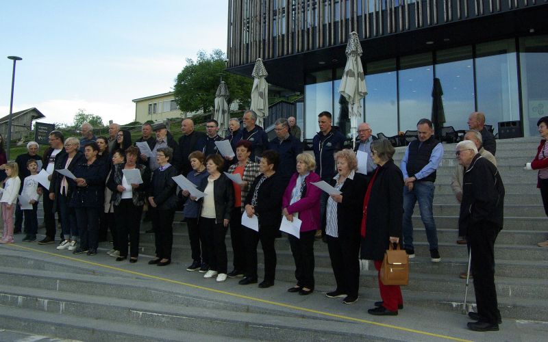 skocjan, vseslovensko-petje-s-srci