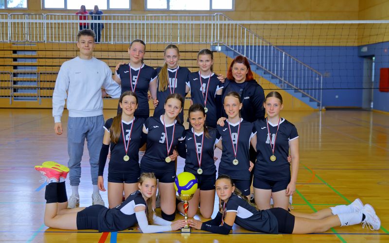 Odbojka_RT_ml_učenke_OŠ Kidričevo.JPG