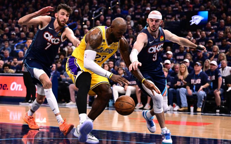 lebron james lakers oklahoma pm.jpg