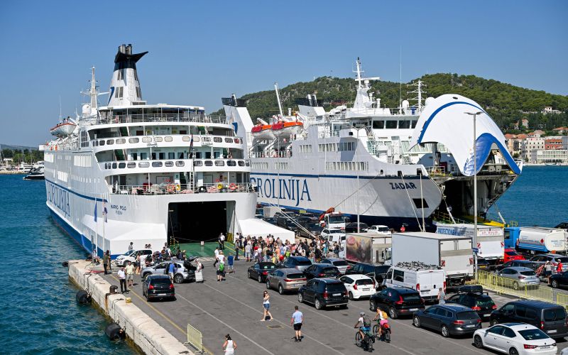 trajekt, hrvaška, avtomobili, kolona