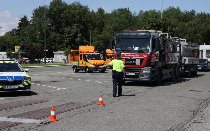 poostren-nadzor-tovorna-vozila-policisti