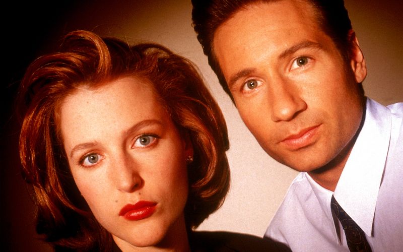 Izvirna zvezdnika Dosjejev X: David Duchovny in Gillian Anderson. Slednja je že namignila, da bi bila odprta za vrnitev k vlogi Dane Scully.