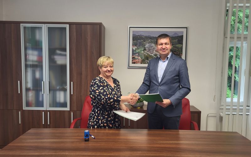 podpis-pogodbe, oskrba-na-domu-socialne-oskrbovalke