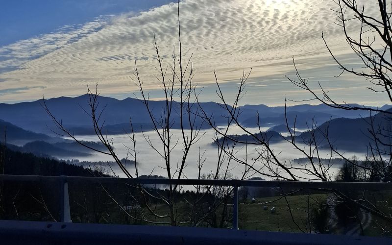 Trbovlje pogled megla.jpg