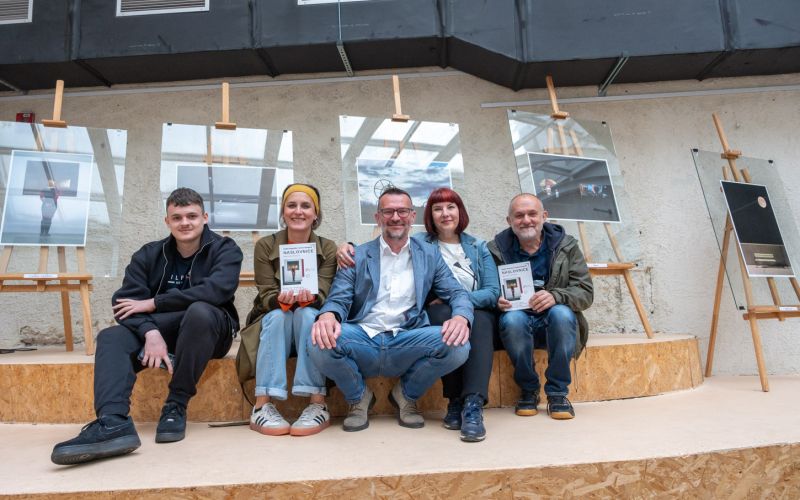 Marinko je bil še posebej vesel prihoda svojih prijateljev fotografov s projekta »Kvartovske face«, foto Denis Stošić.jpg