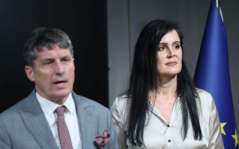 sluga, sajovic