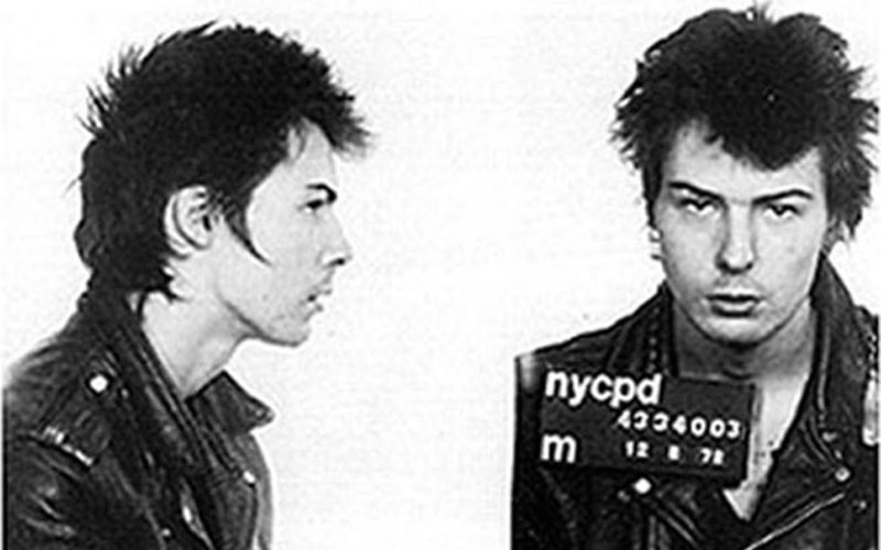 Začetek tragičnega konca: policijska fotografija Sida Viciousa ob aretaciji decembra 1978 v New York