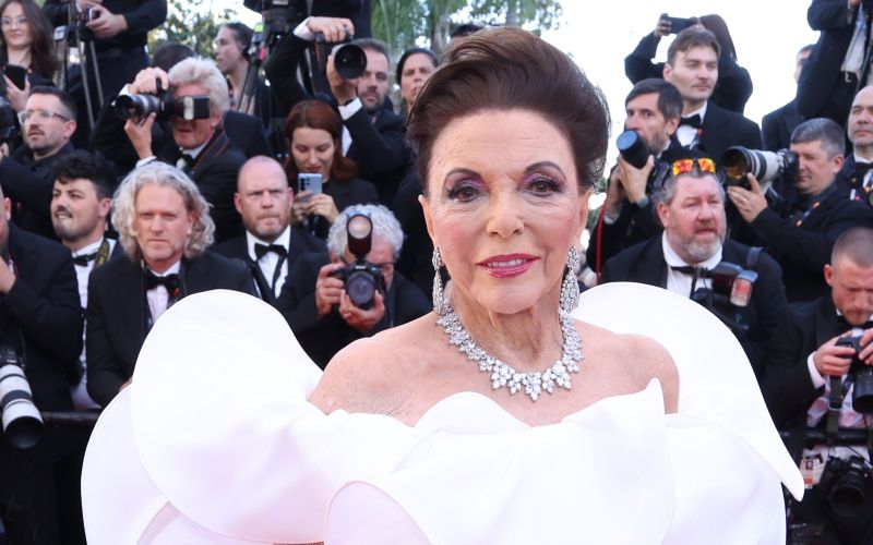 joan collins 1.jpg