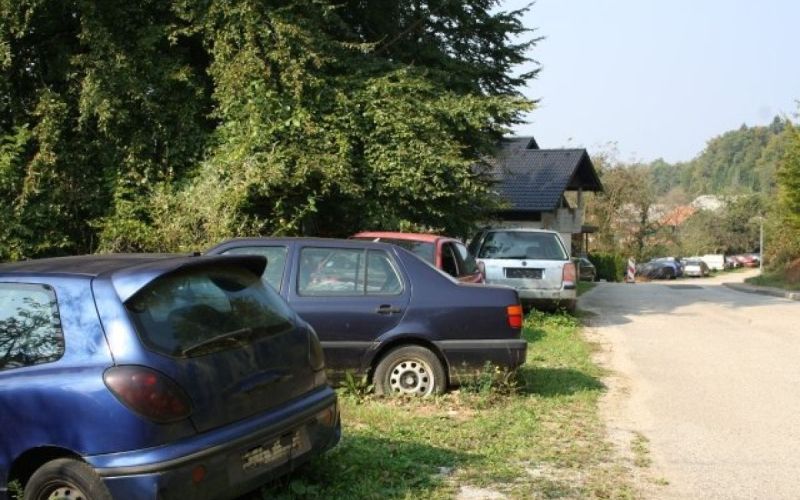 zapuščena vozila.jpeg