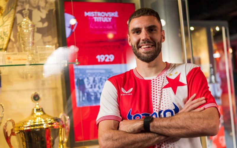 sturm slavia.jpg