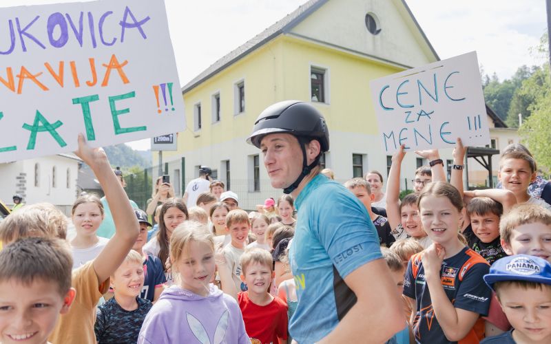 Domen Prevc, Dežela junakov