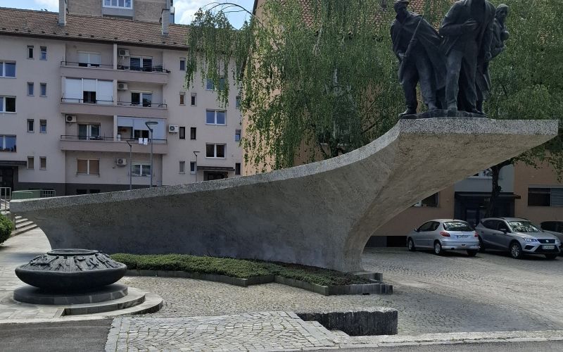 obcina-trbovlje, spomenik-revolucije