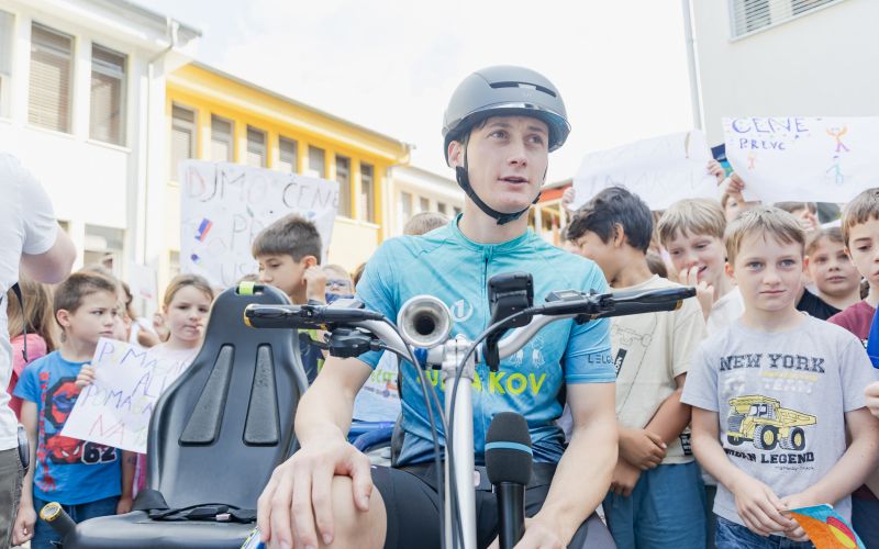 Cene Prevc, Dežela junakov