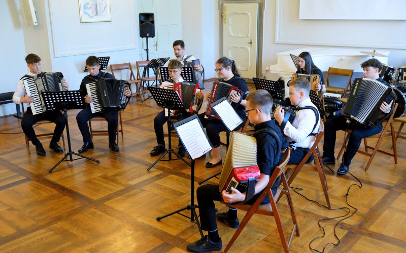 cg_harmonika_orkestri.jpg
