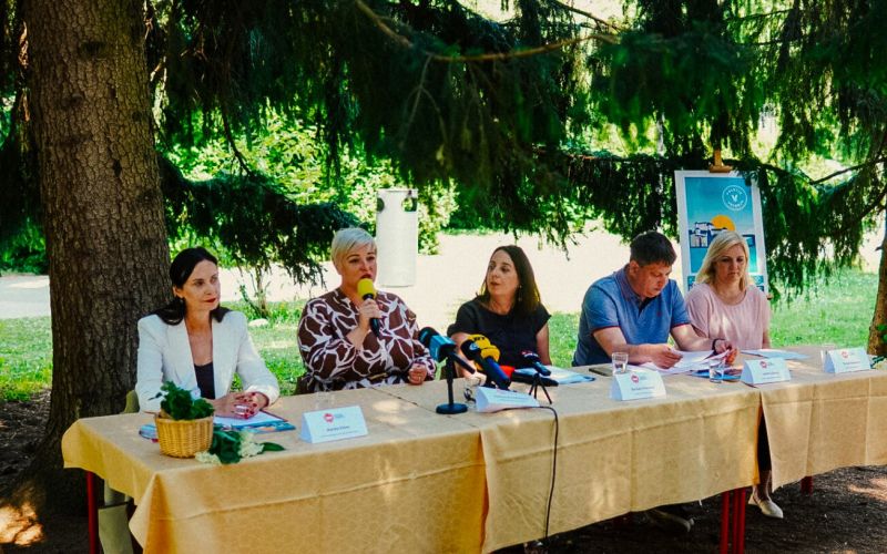 Poletje v Velenju novinarska.jpg