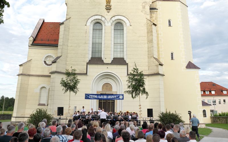 vecer-slovenske-glasbe-v-dobovi