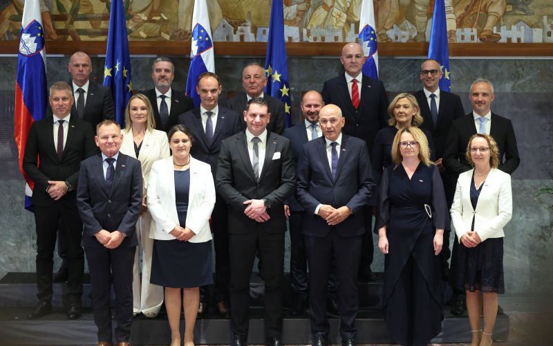 Ekipa Janeza Janše vlada