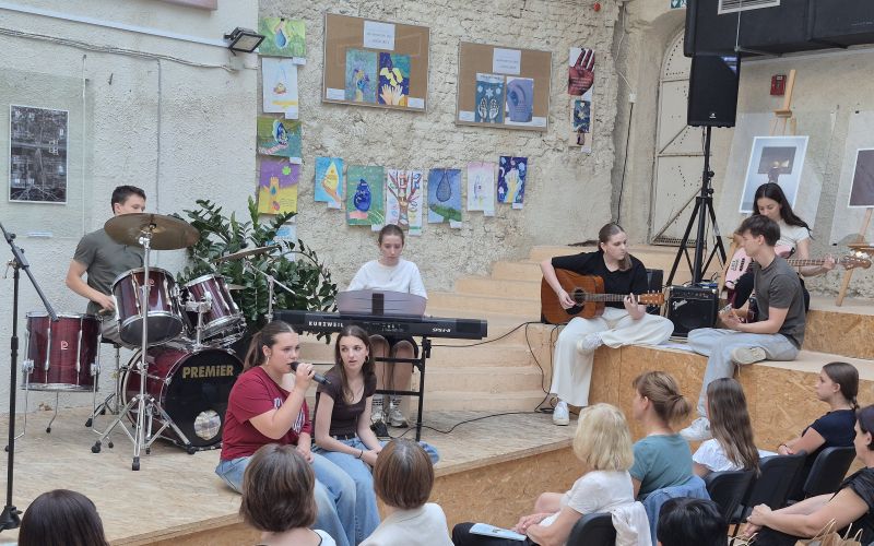 zakljucen-literarni-in-likovni-natecaj-koscki-srece