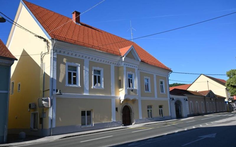 Energetska sanacija občinske stavbe in Trškega dvorca