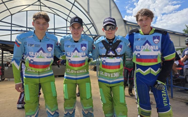 Za slovensko moštvo so v Pardubicah tekmovali Gregor Zorko, Anže Grmek, Sven Cerjak in Tilen Bračko.