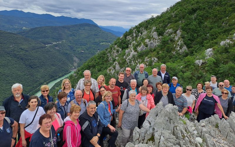 krvodajalci-raziskovali-cudovita-goriska-brda