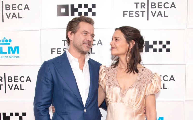 Joshua Jackson,  Katie Holmes.jpg