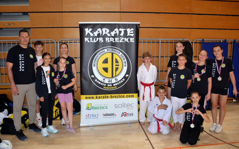 za-karate-klub-soltec-brezice-je-nastopilo-sest-ekip, ki-so-skupno-dosegle-tri-bronasta-in-eno-srebrno-odlicje